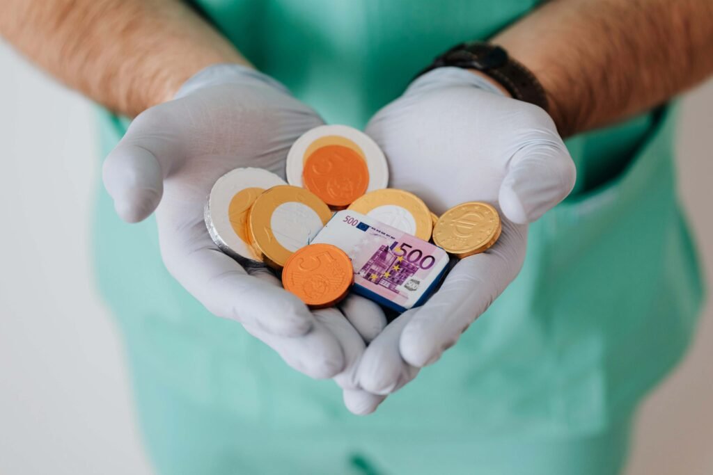 Advanced Wellness 100A Insurance Reviews 5 Faceless-doctor-with-chocolate-coins-in-hands
