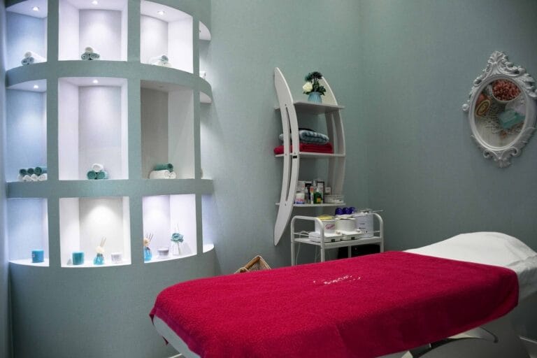 5 Best Centers for Emotional Wellness in Los Angeles: Reviews and Insights 1 photo-of-a-bed-inside-a-beauty-salon-