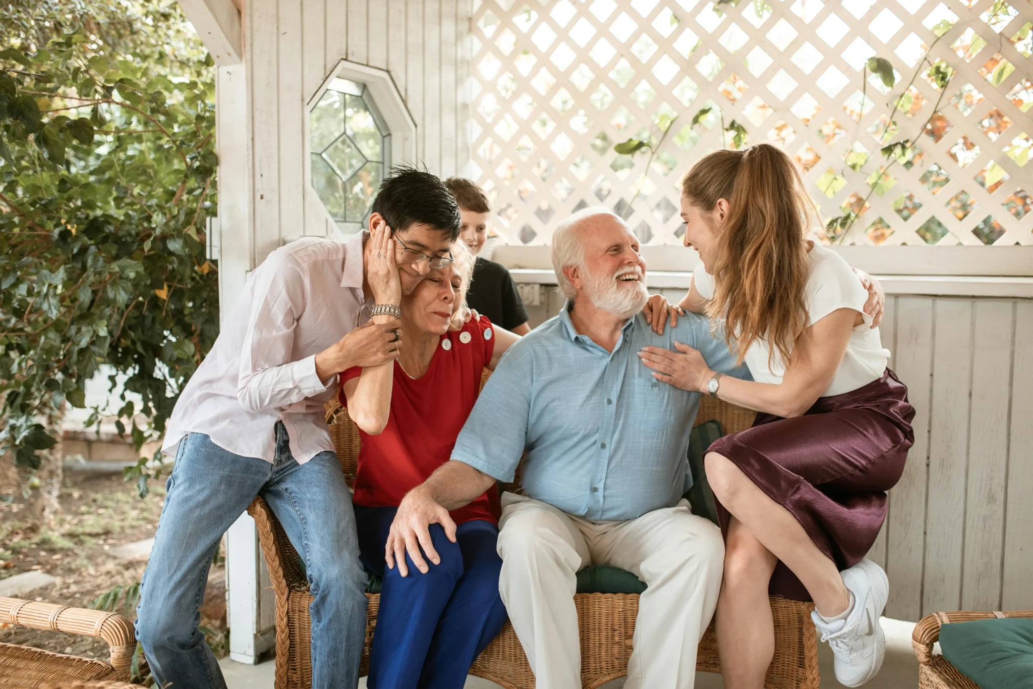 Why People Trust Advanced Pain and Wellness Centers 1 photo-of-a-man-in-blue-dress-shirt-sitting-beside-woman-in-pink-dress-